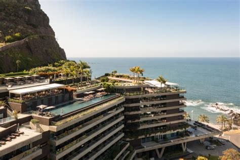 saccharum hotel calheta.